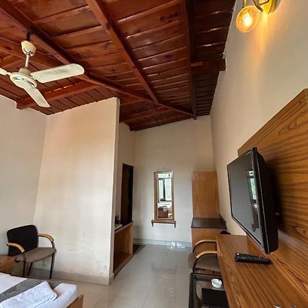 Hotel Maya Regency Бхимтал Экстерьер фото