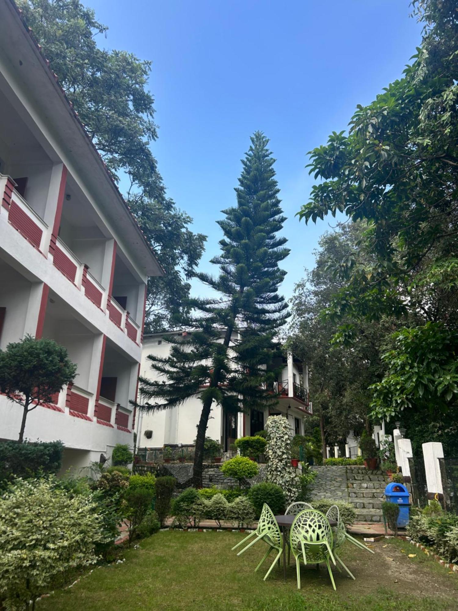 Hotel Maya Regency Бхимтал Экстерьер фото